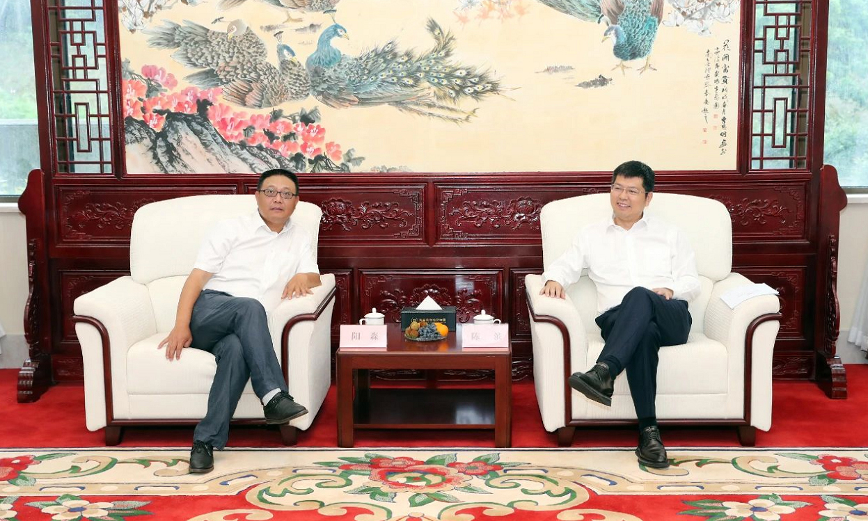 重慶市涪陵區政協(xié)副主席、清溪園區管委會(huì )主任陽(yáng)森考察萬(wàn)豐