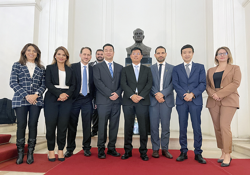 陳濱董事長(cháng)拜訪(fǎng)巴西總統府民事辦公室主任、基礎設施部部長(cháng)等政府領(lǐng)導