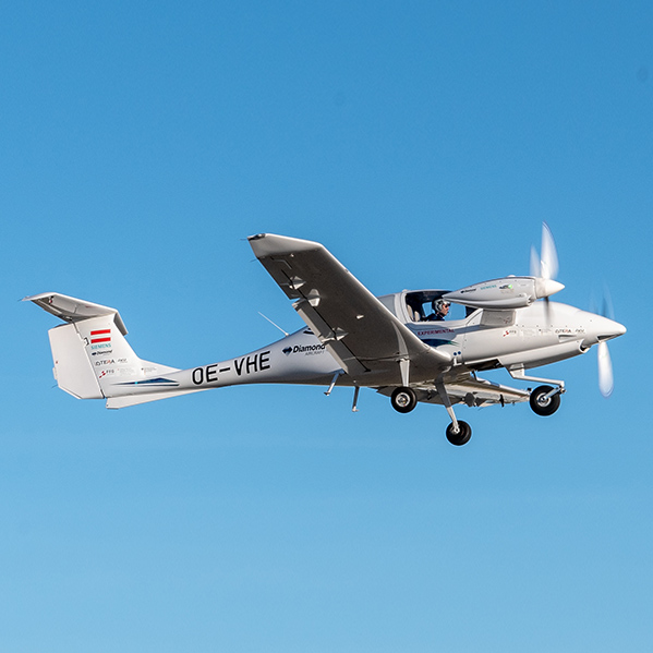 萬(wàn)豐多款飛機亮相南昌航展